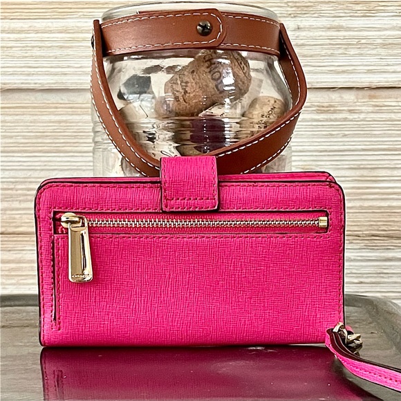 NWOT Coach medium size wallet - Picture 2 of 5